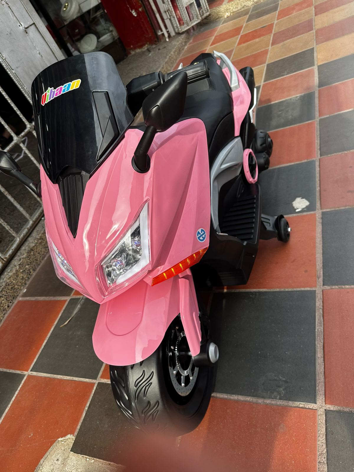 Moto Eléctrica Infantil NMAX  ROSA— Estilo Scooter Deportiva