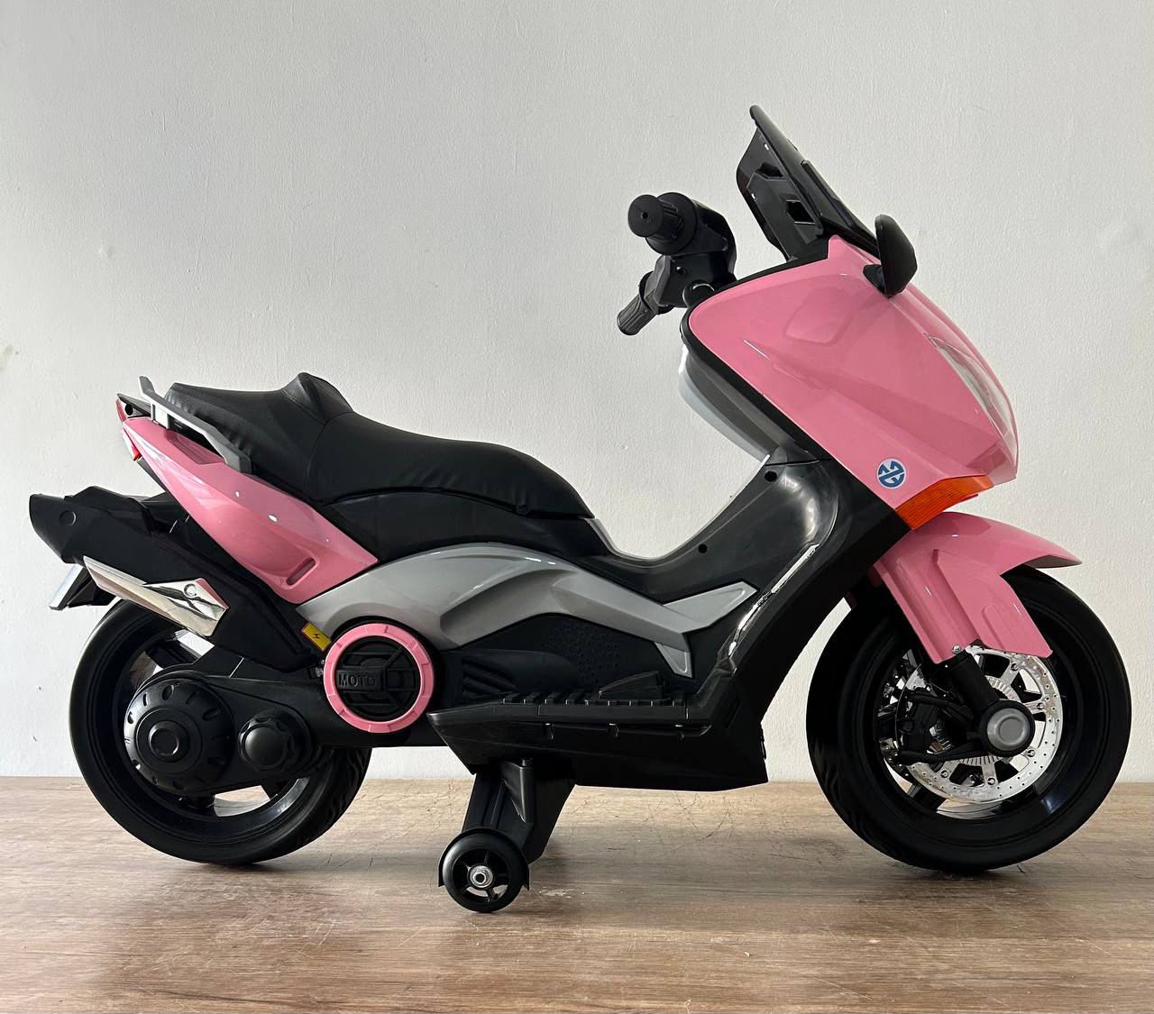 Moto Eléctrica Infantil NMAX  ROSA— Estilo Scooter Deportiva